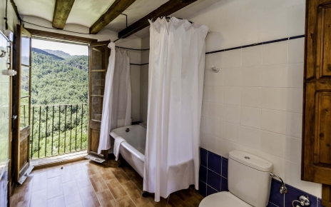 This bath tub has been here for 200 years!